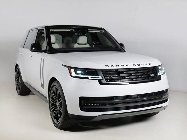 Certified Used 2023 Ostuni White Pearl Land Rover SE image 10