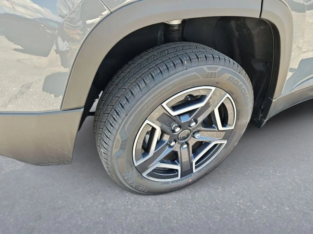 New 2026 Sting-Gray Clearcoat Jeep Laredo image 11