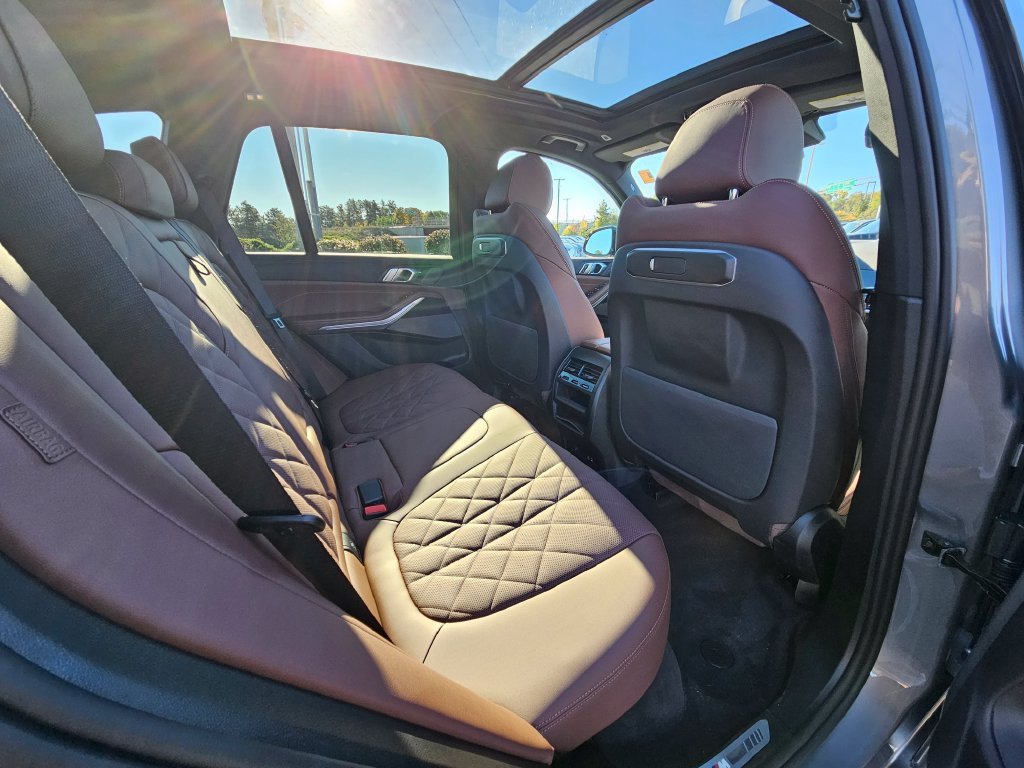 Certified Used 2026 Skyscraper Grey Metallic BMW xDrive50e image 23