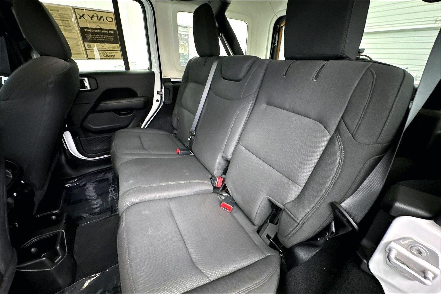 2023 Jeep Wrangler 4-Door Sahara - Photo 19