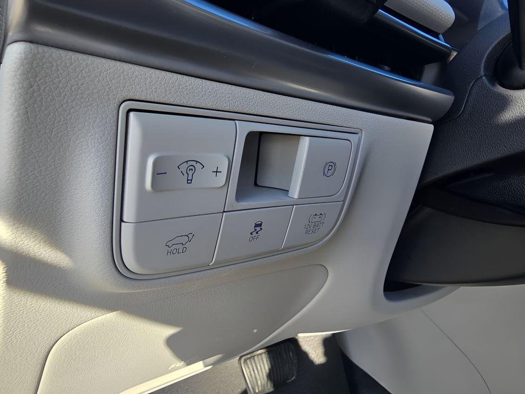 New 2026 Amazon Gray Hyundai SEL AWD image 19