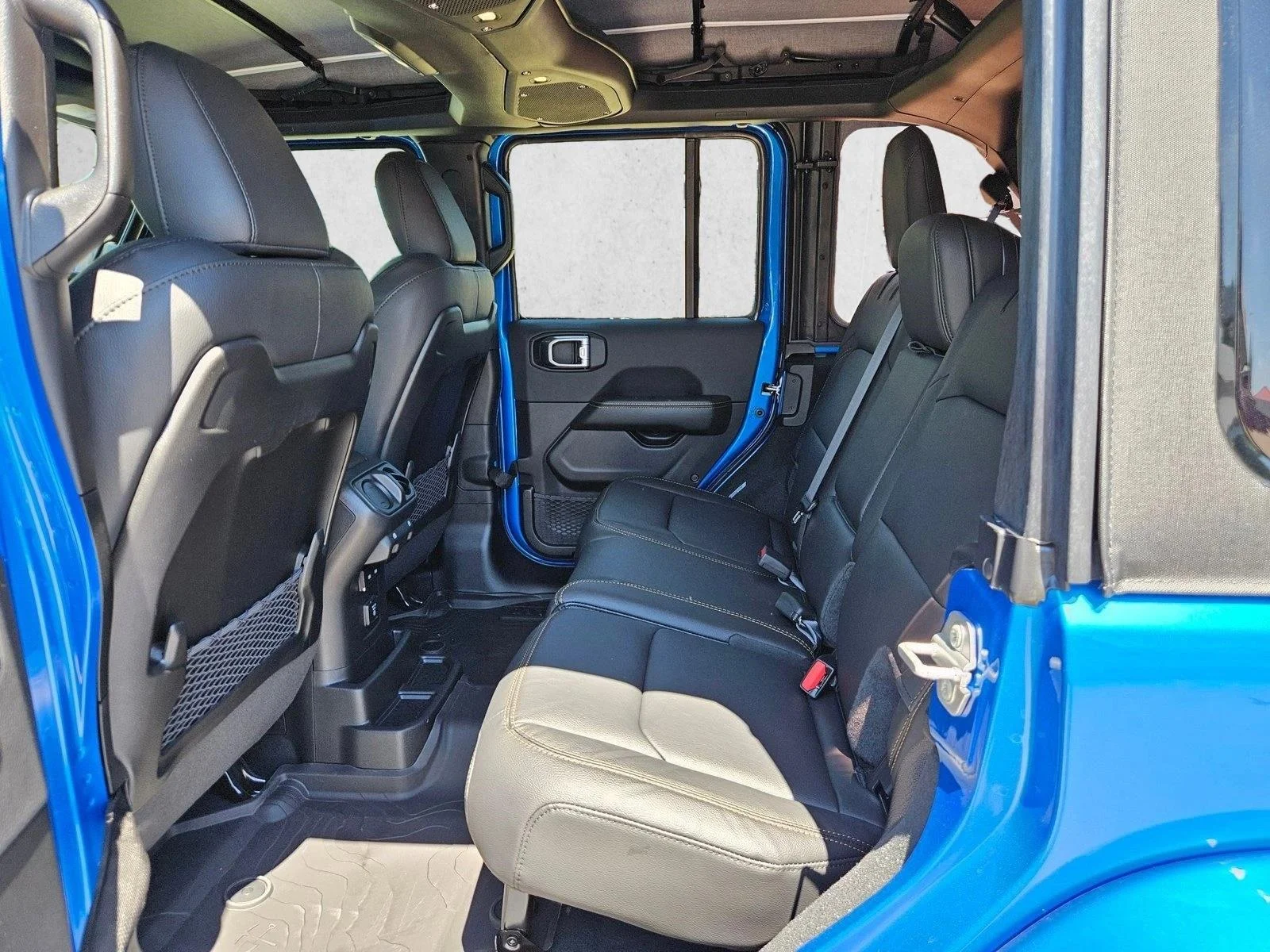 New 2026 Hydro Blue Pearlcoat Jeep Sahara image 12