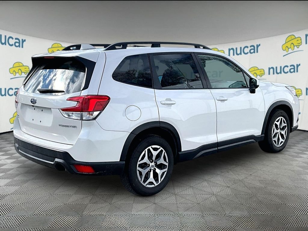 Used 2023 Crystal White Pearl Subaru Premium image 6