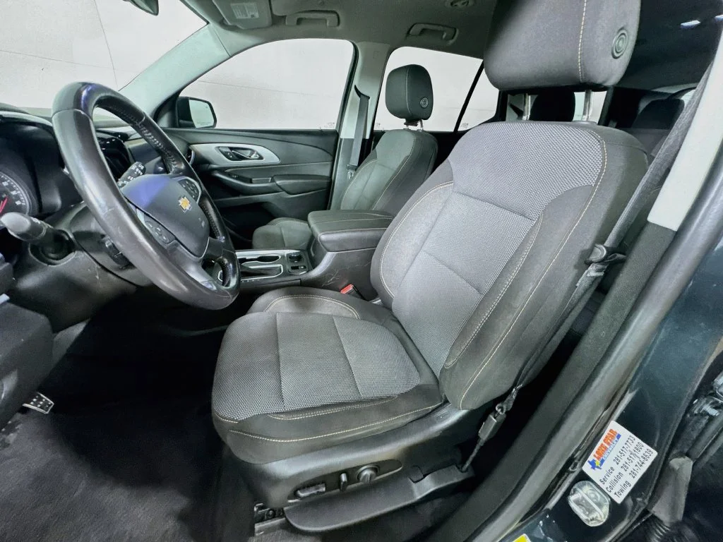 Used 2020 Gray Chevrolet LT image 25