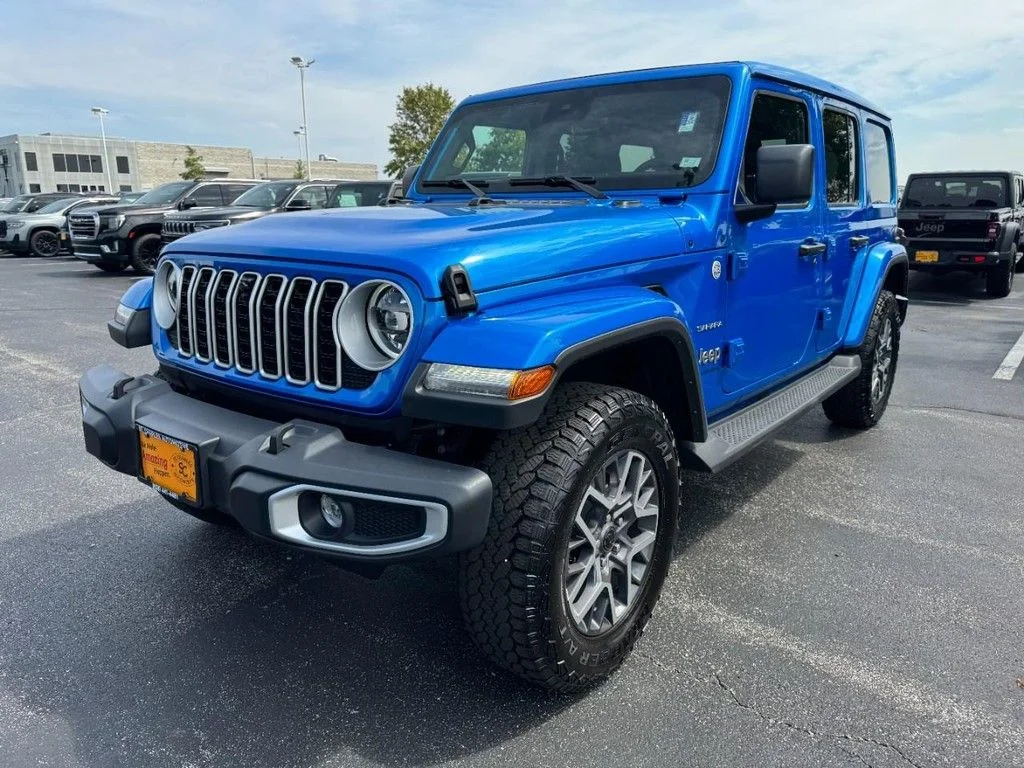 Used 2024 Blue Jeep Sahara image 8