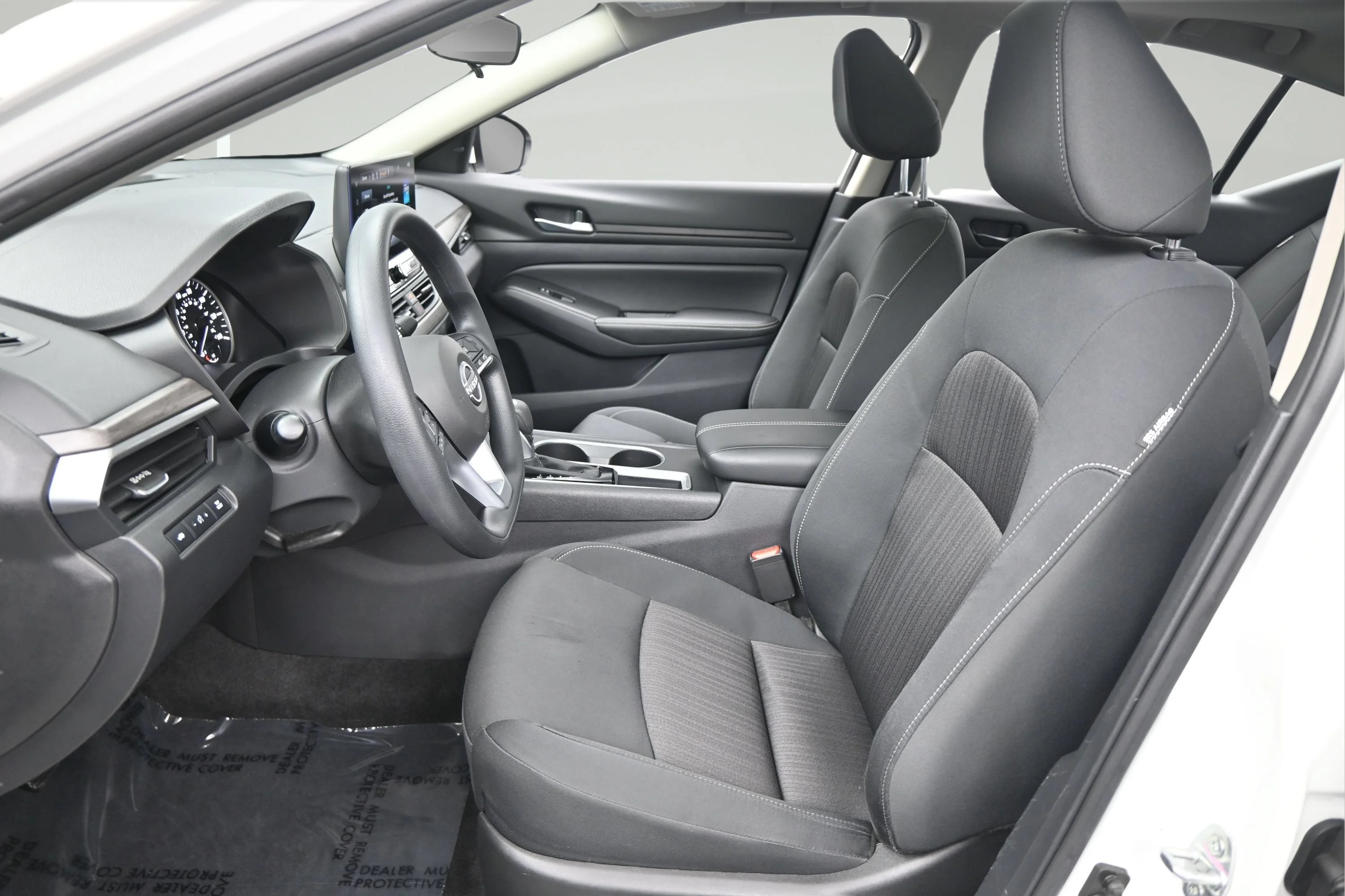Certified Used 2025 Pearl White Tricoat Nissan SV image 9