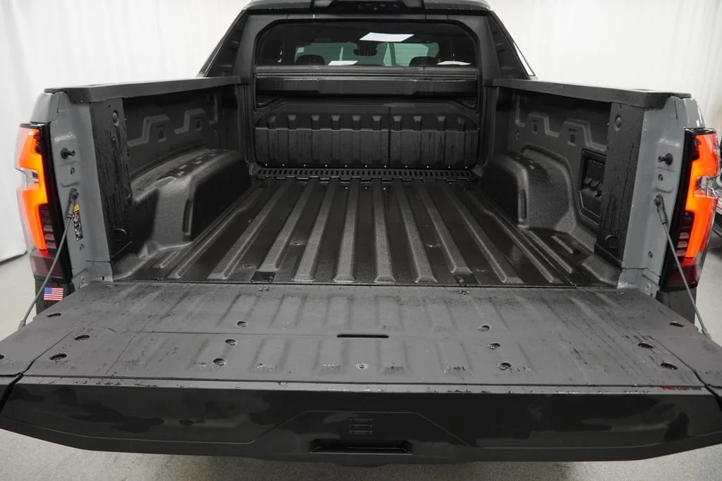 New 2026 Slate Gray Metallic Chevrolet LT - Max Range image 23