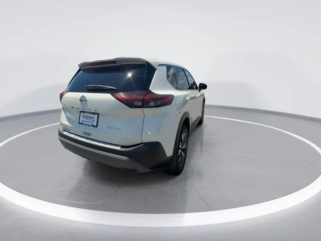 Used 2021 White Nissan SV image 8