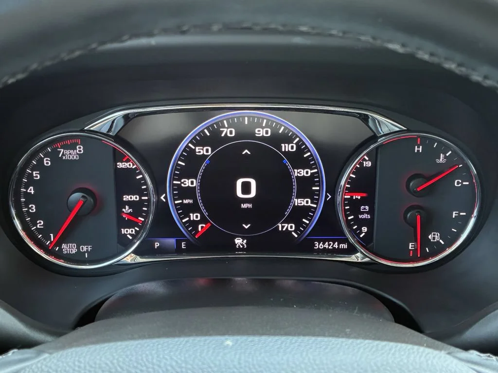 Used 2023 WHITE FROST TRICOAT GMC Denali image 24