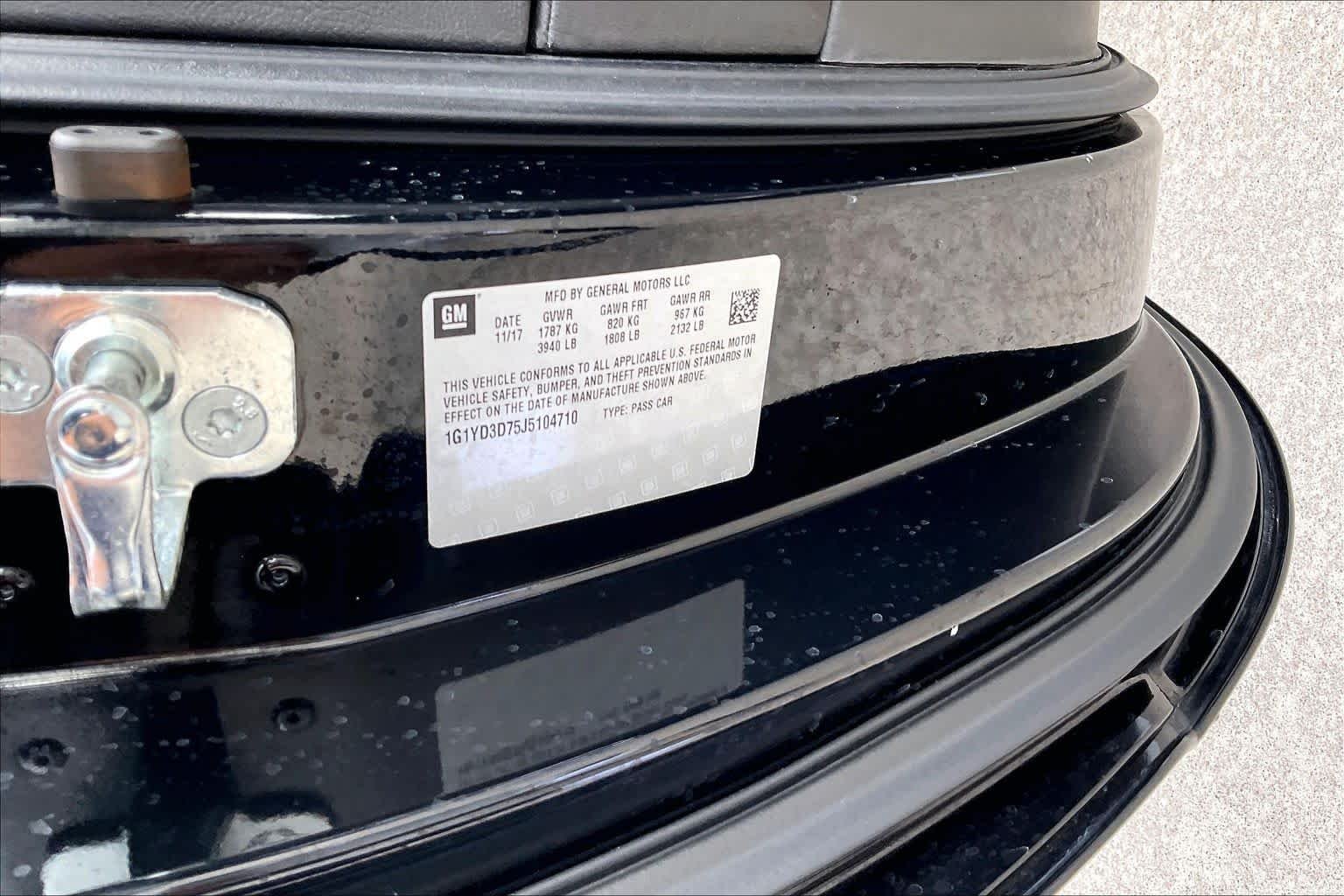 Used 2018 Black Chevrolet 2LT image 31