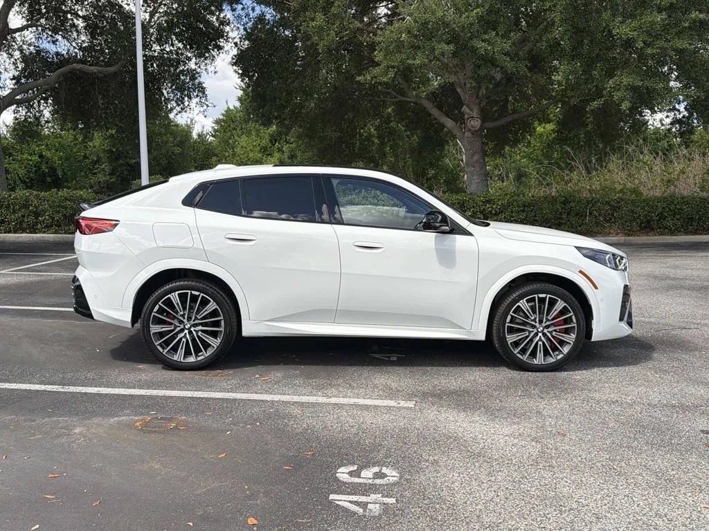 New 2026 Alpine White BMW xDrive28i image 3