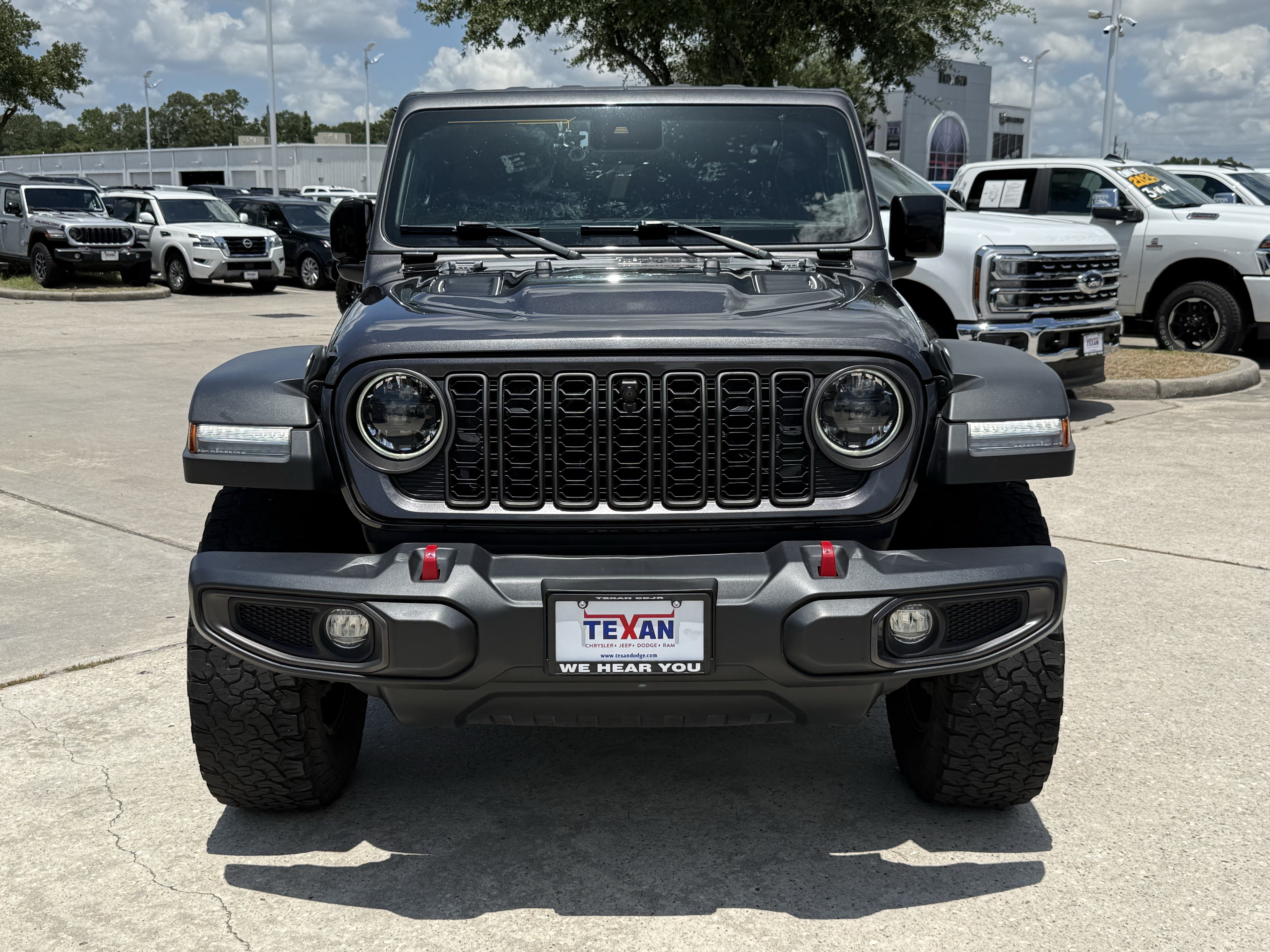 Used 2024 Granite Crystal Metallic Clearcoat Jeep Rubicon image 9