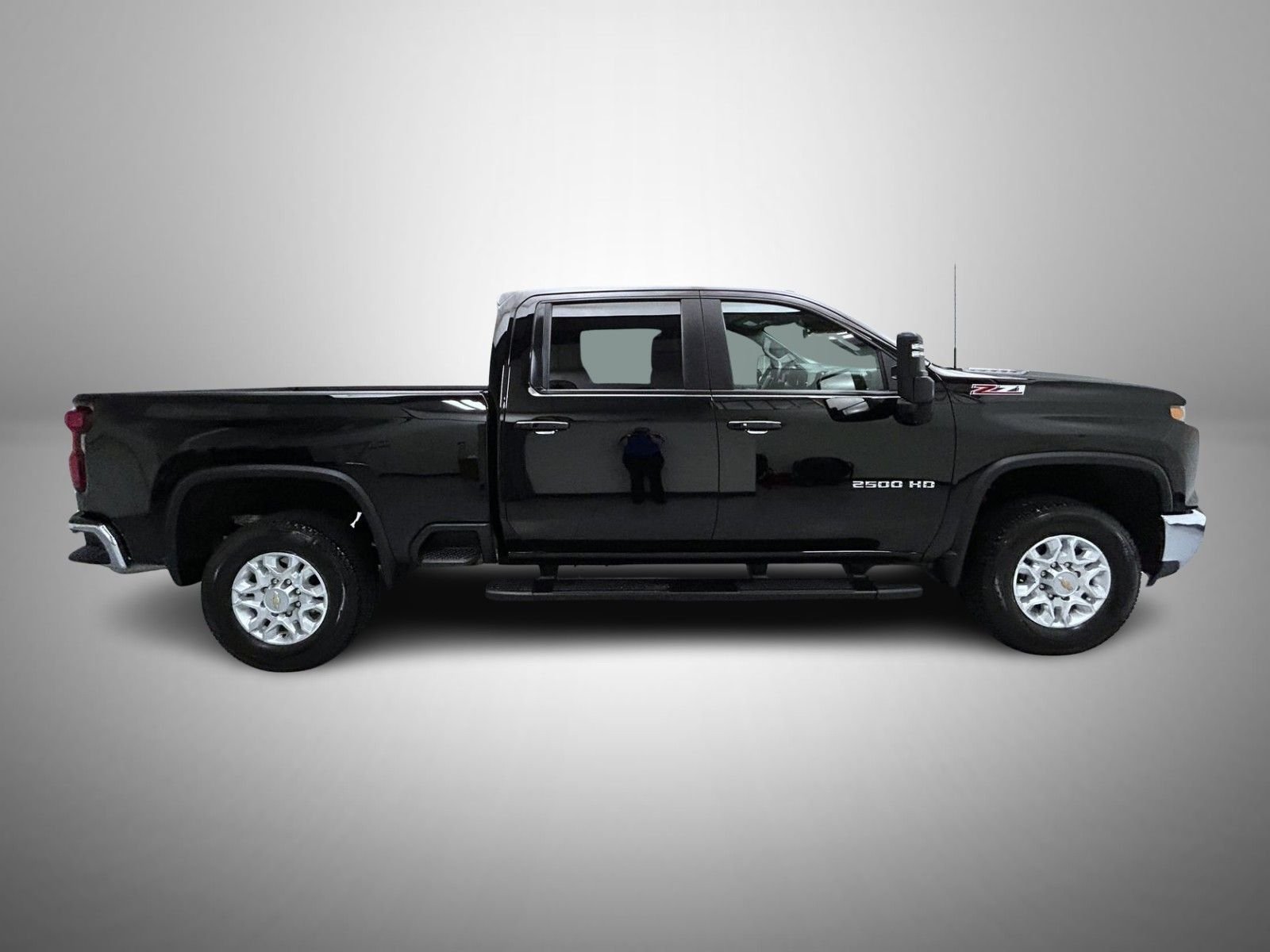Used 2025 Black Chevrolet LT image 4