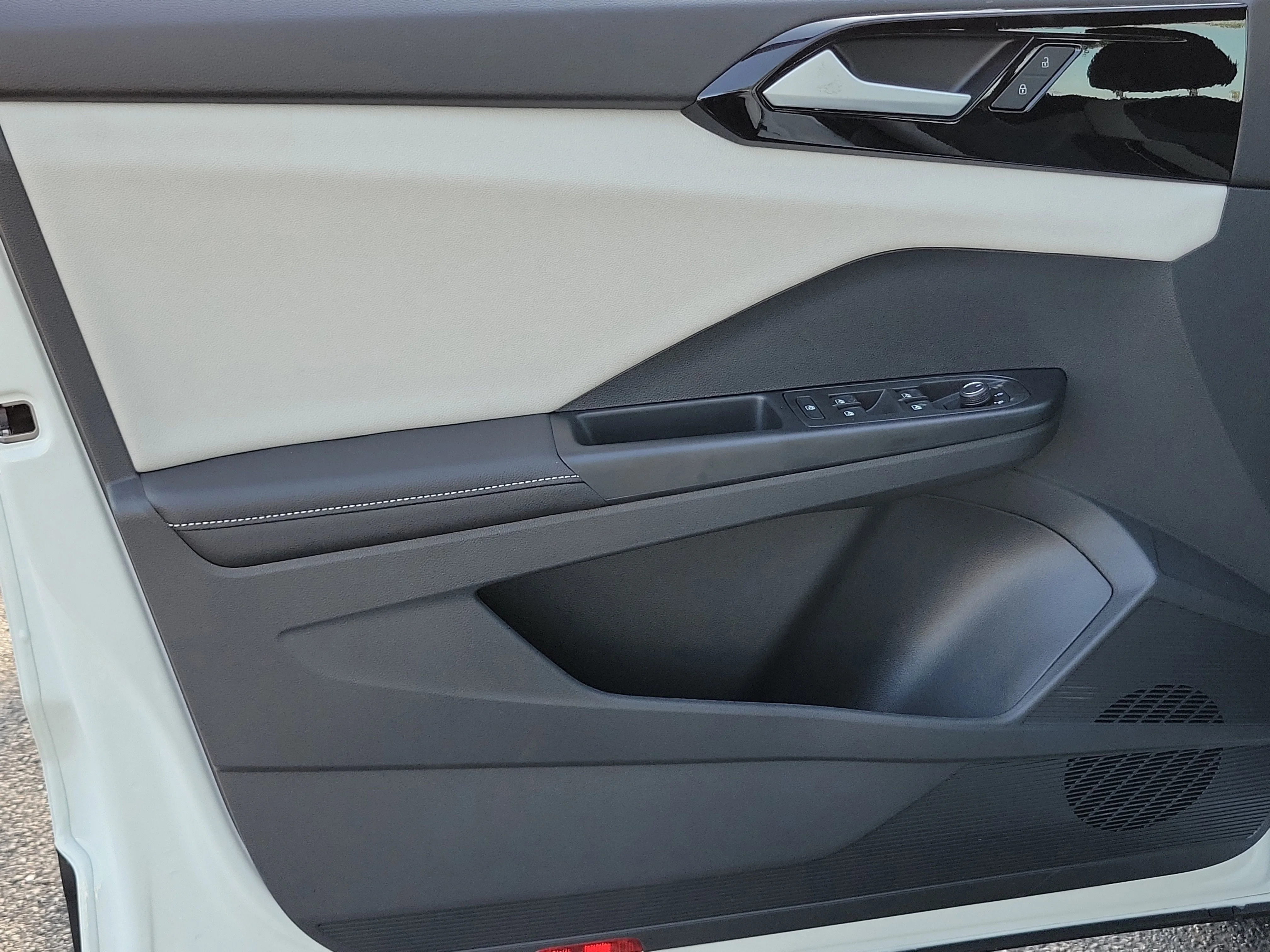 New 2026 White Volkswagen 1.5T S image 20