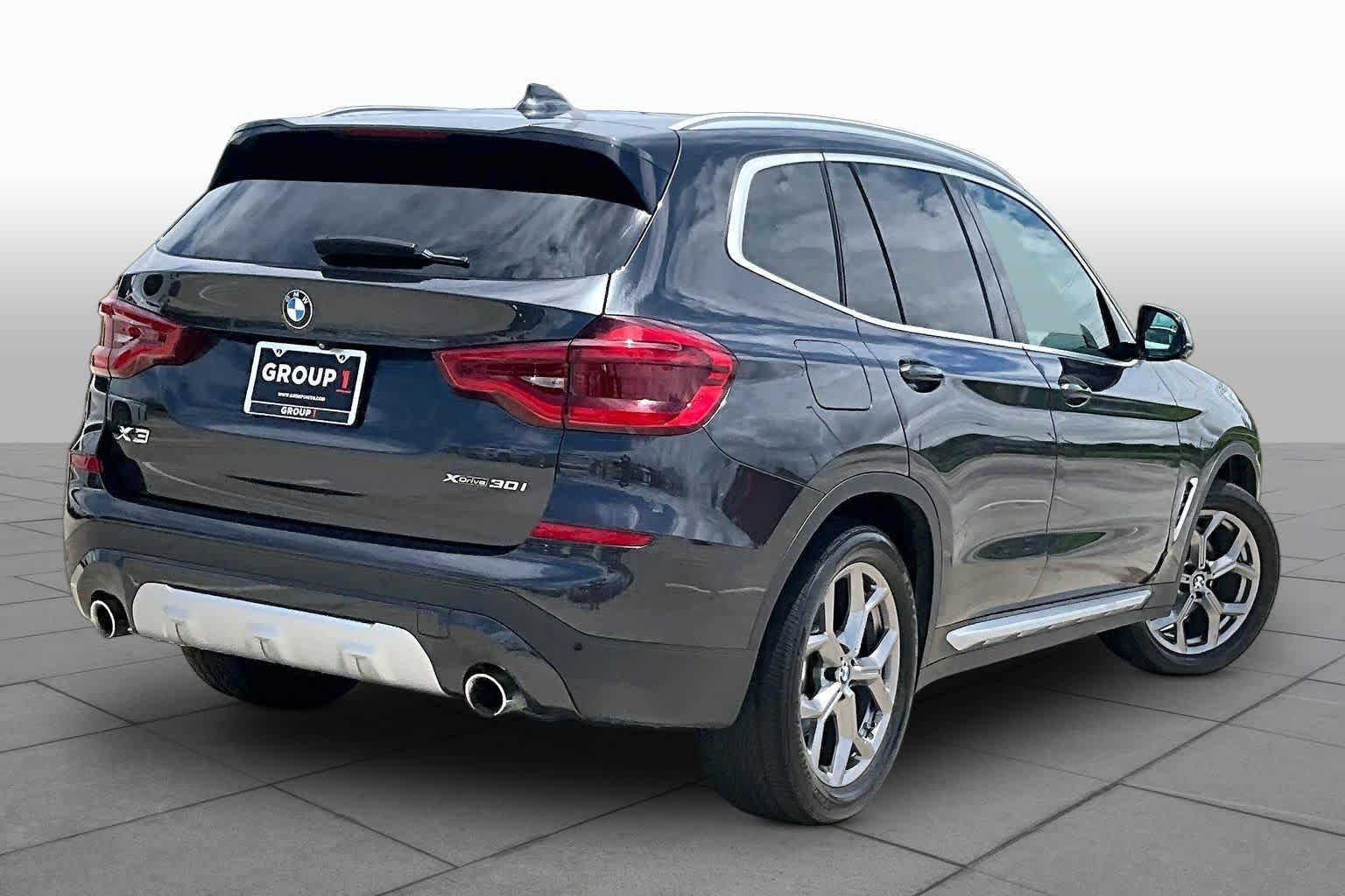 Used 2021 Dark Graphite Metallic BMW xDrive30i image 12