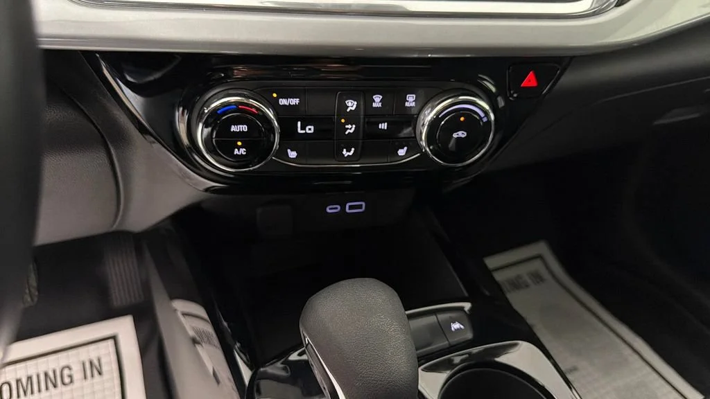 2024 Chevrolet Trax LT - Photo 38