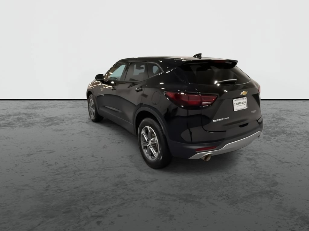 Used 2024 Black Chevrolet 2LT image 6