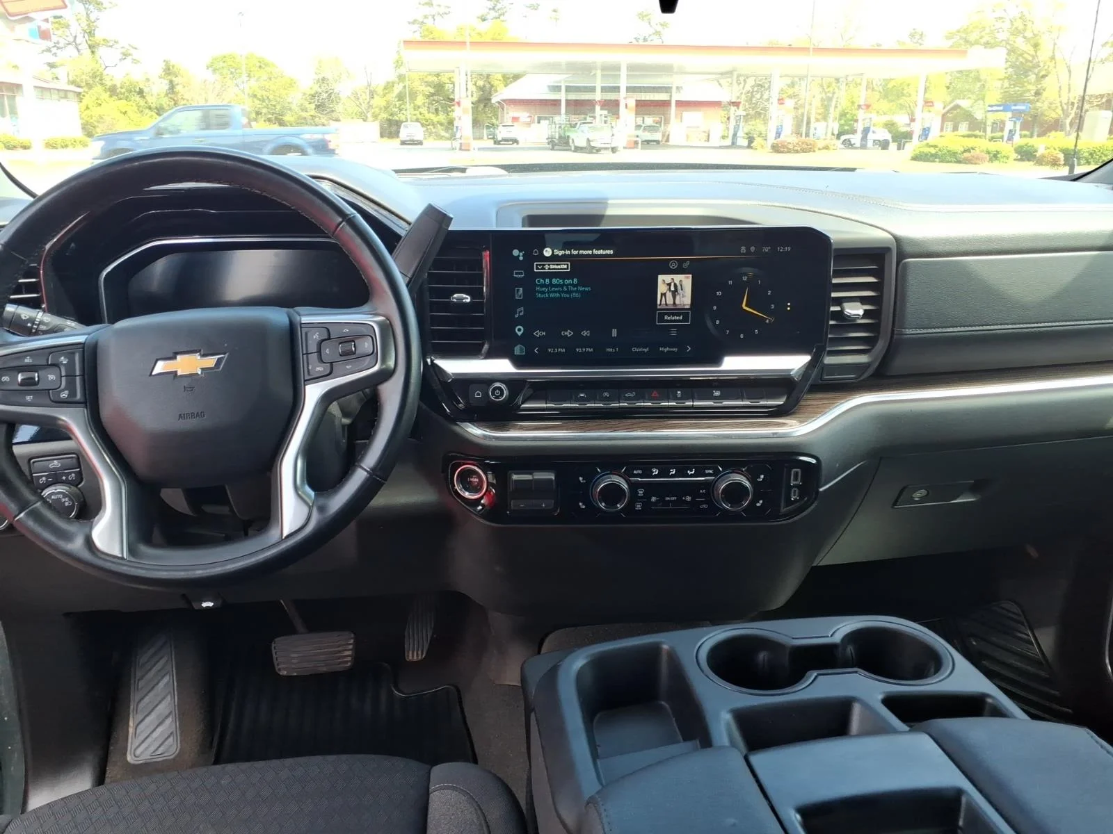 2025 Chevrolet Silverado 1500 LT - Photo 11