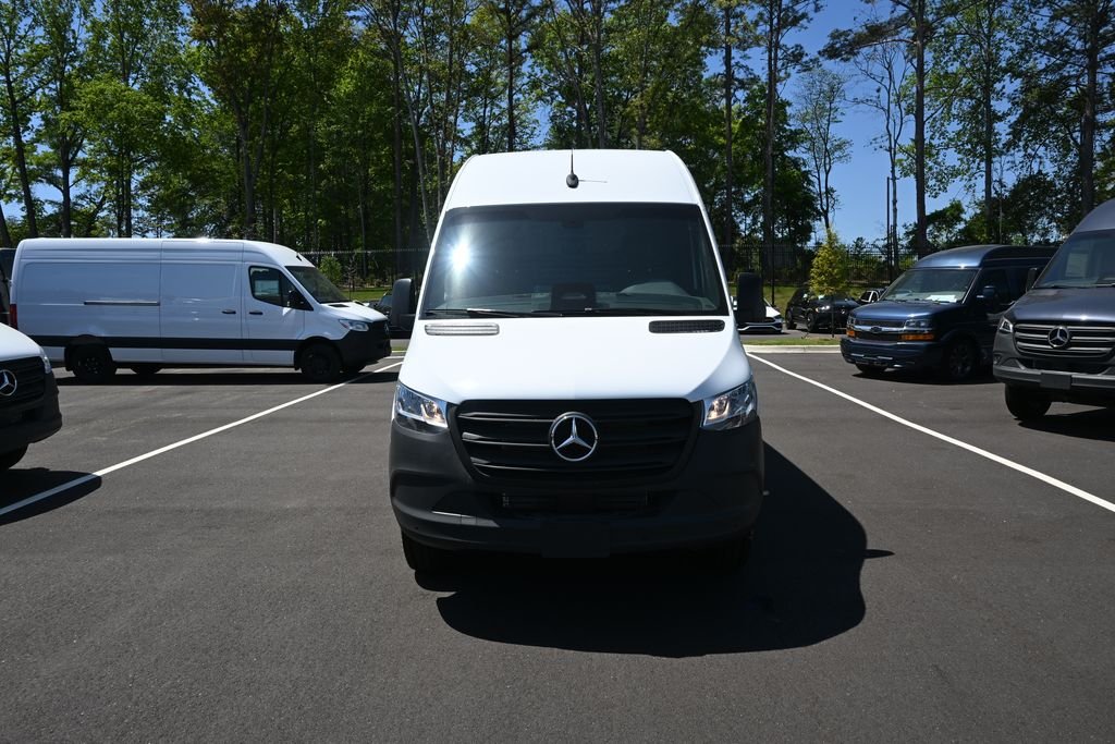 New 2026 Arctic White Mercedes-Benz Cargo 170 WB image 30