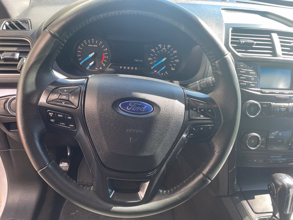 Certified Used 2019 White Platinum Clearcoat Metallic Ford XLT image 14
