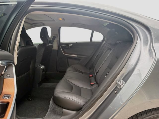 Used 2016 Gray Metallic Volvo T5 Drive-E Premier image 20
