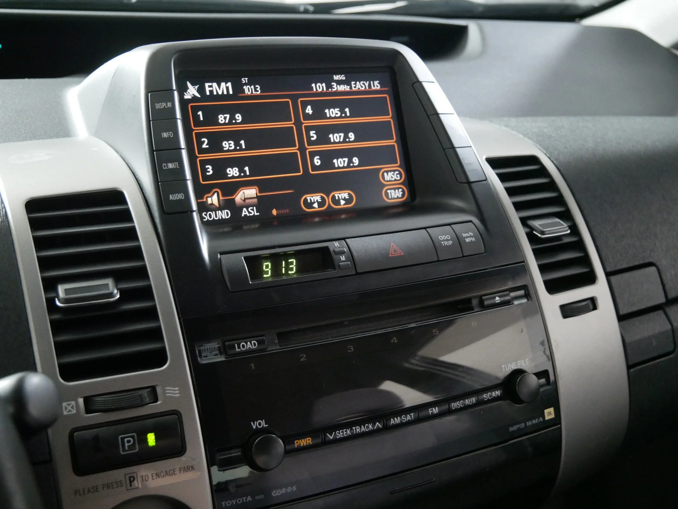 Used 2009 Magnetic Gray Metallic Toyota  image 22