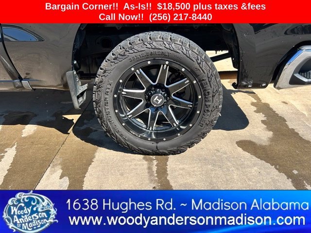 Used 2019 Black Chevrolet LT image 7
