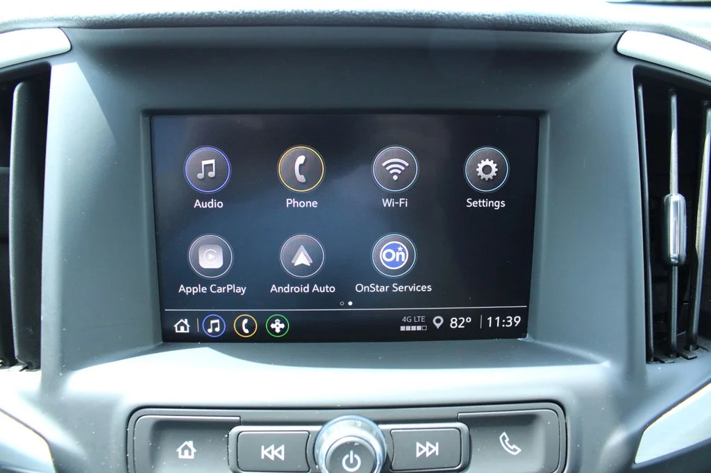 Used 2024 Summit White GMC SLE image 34