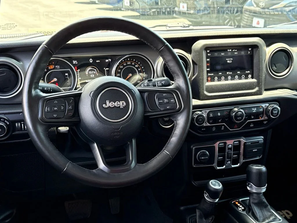 Used 2021  Jeep Unlimited Willys image 30