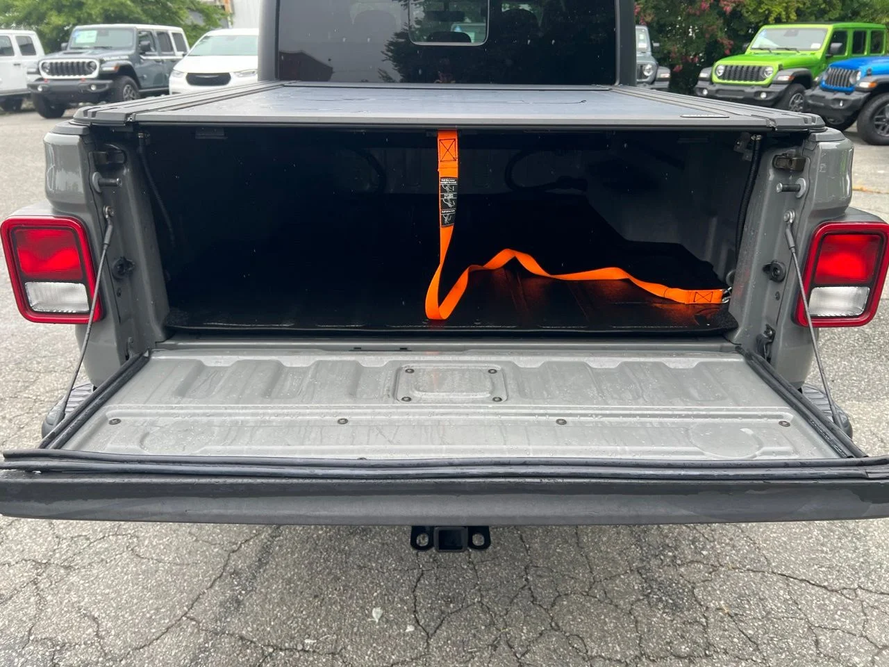 Used 2021 Gray Jeep Rubicon image 16