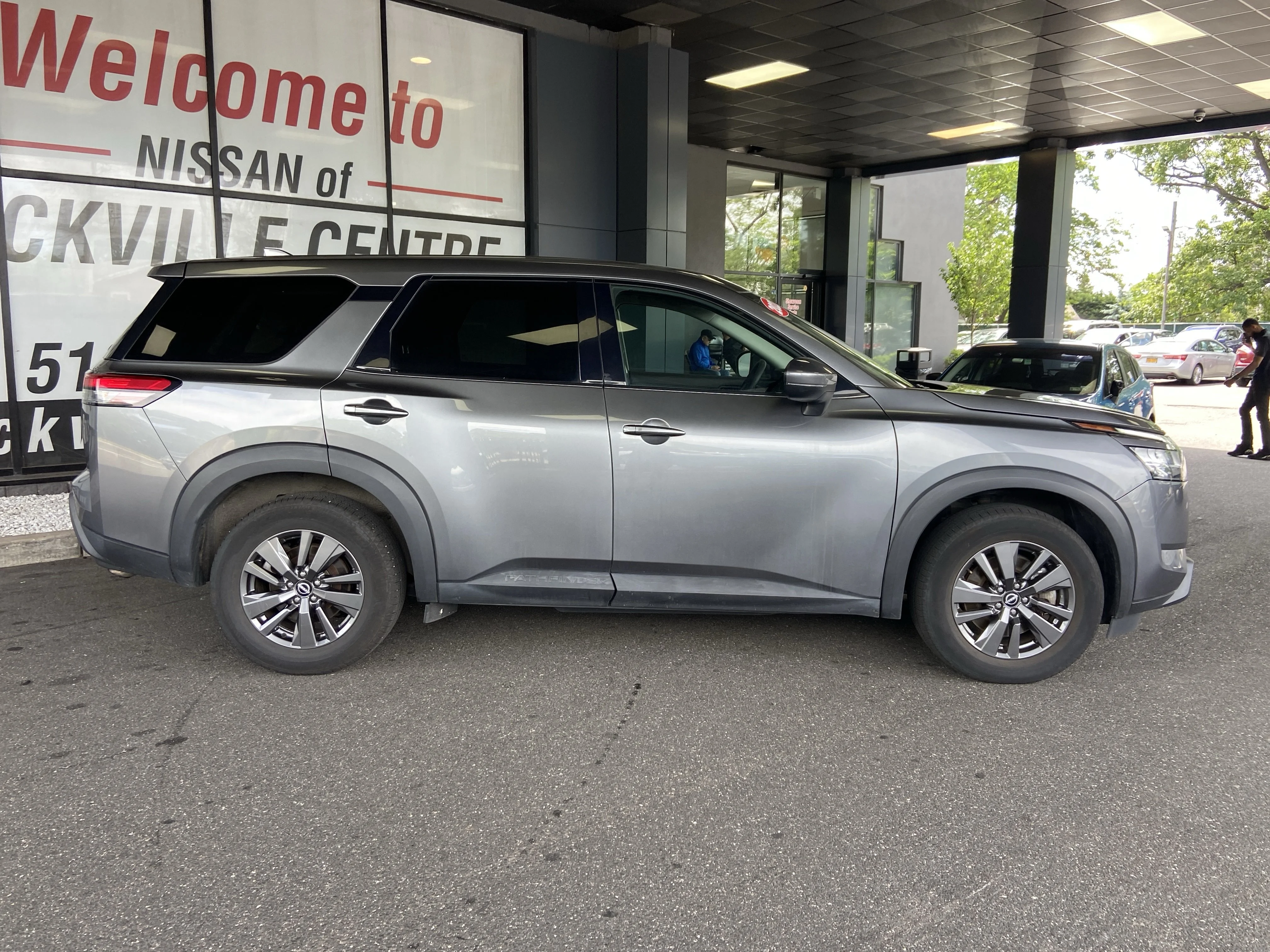 Used 2022 Gun Metallic Nissan S image 4
