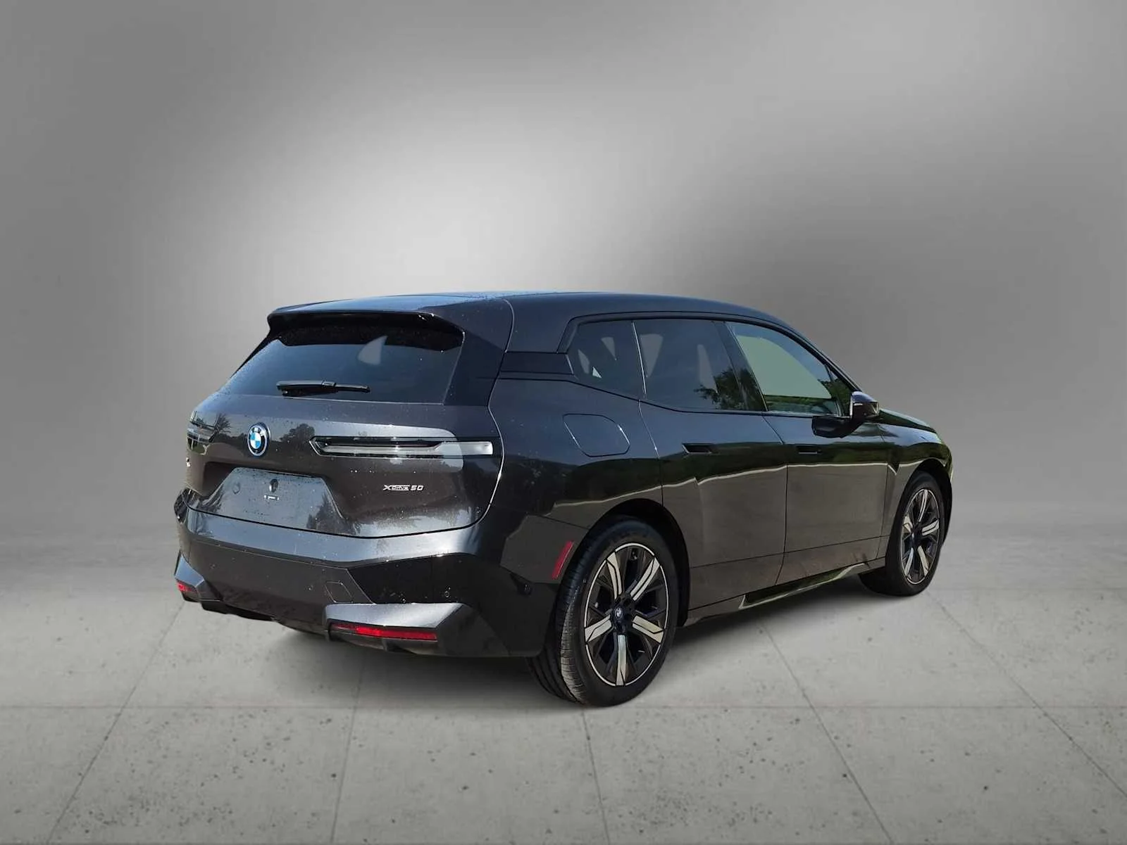 Certified Used 2024 Dark Graphite Metallic BMW xDrive50 image 8