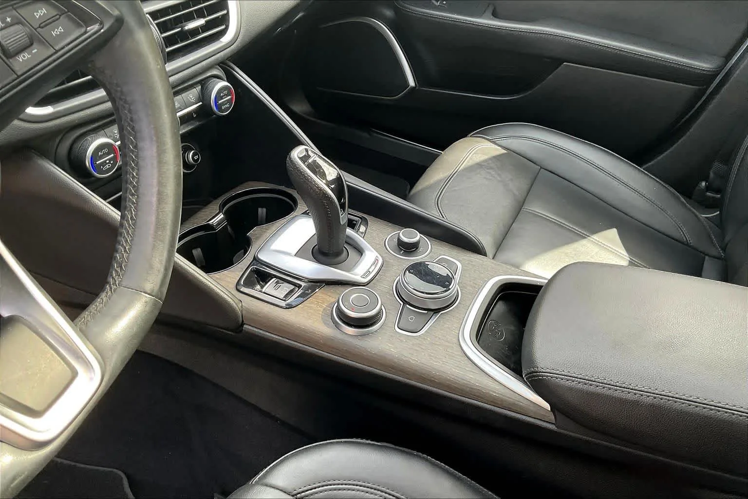 Used 2023 Moonlight Gray Metallic Alfa Romeo Ti image 16