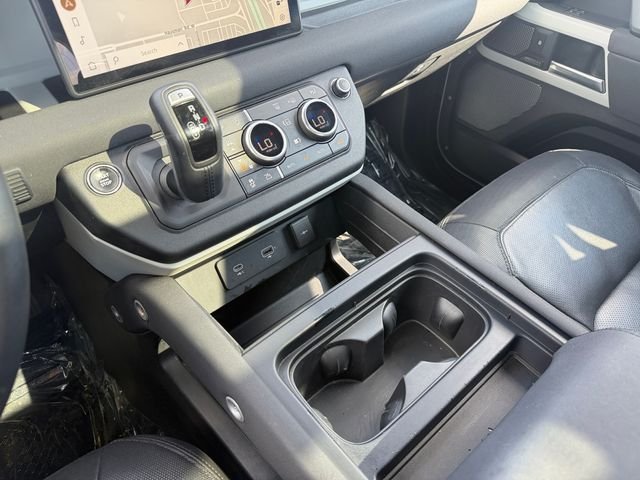Used 2023 Eiger Grey Metallic Land Rover X-Dynamic SE image 23