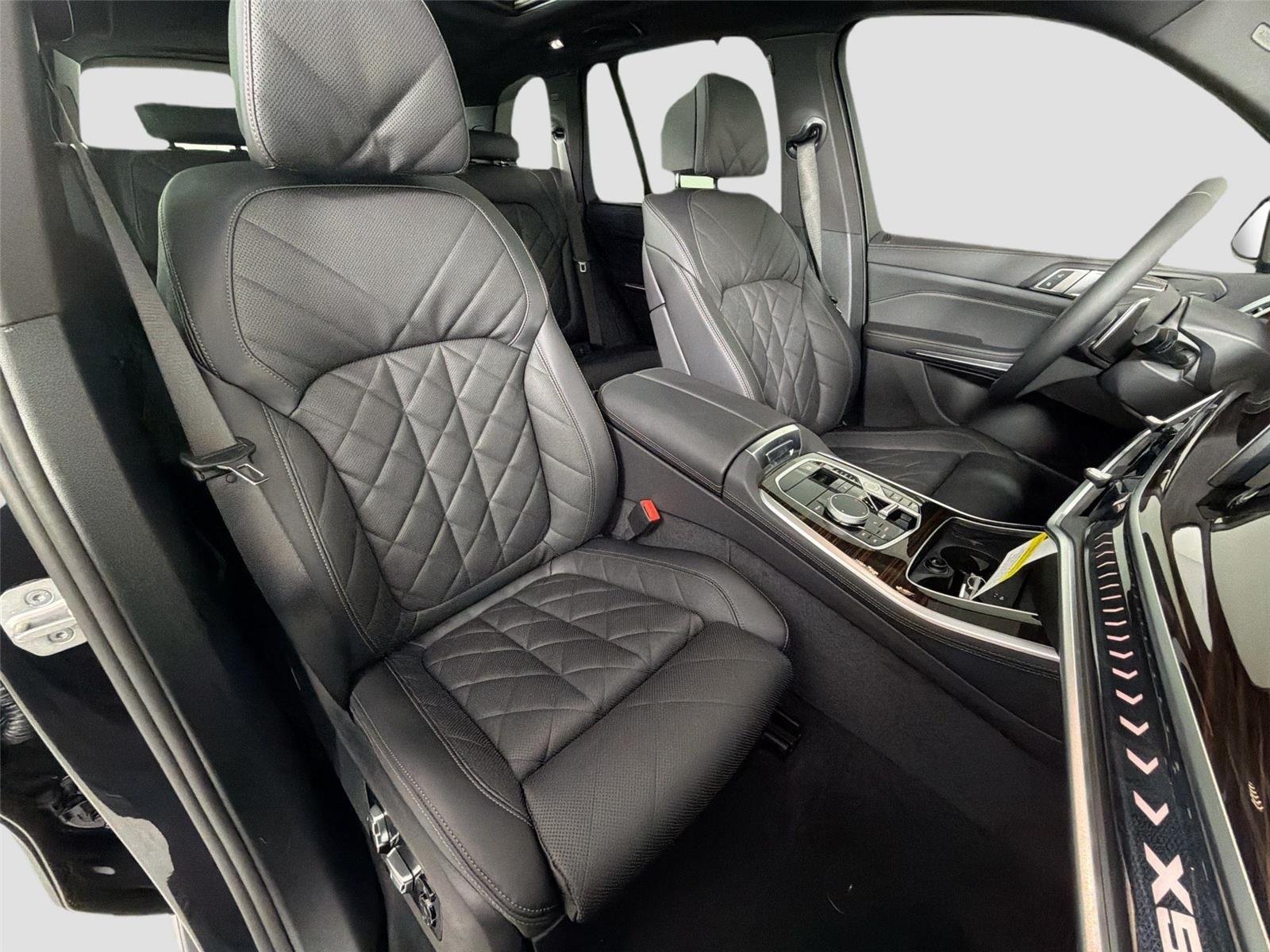 New 2026 Black Sapphire Metallic BMW sDrive40i image 57
