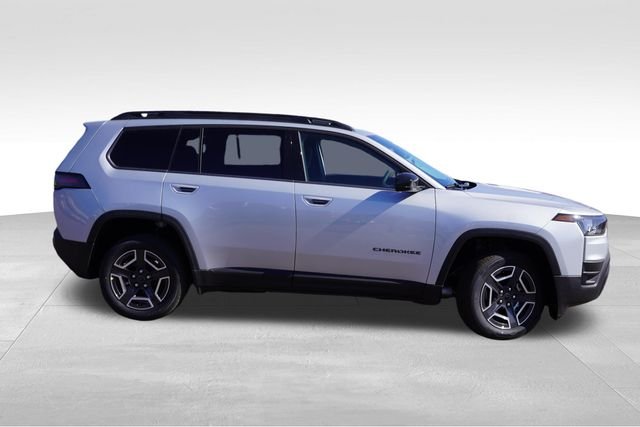 New 2026 Silver Zynith Clear-Coat Exterior Paint Jeep Laredo image 2