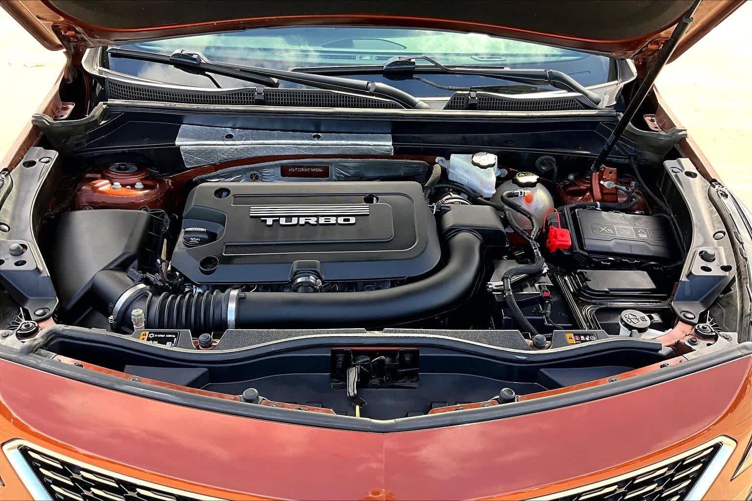 Used 2019 Autumn Metallic Cadillac FWD Premium Luxury image 32