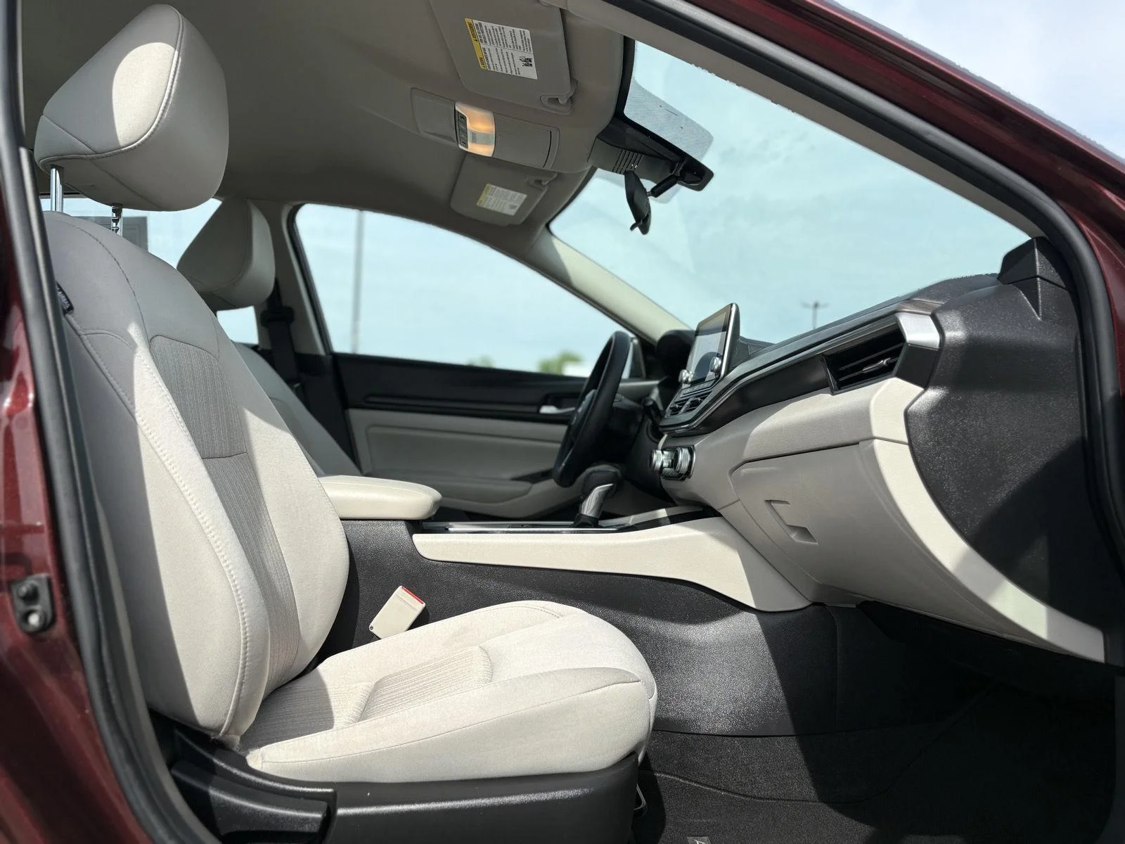 2025 Nissan Altima SV - Photo 14