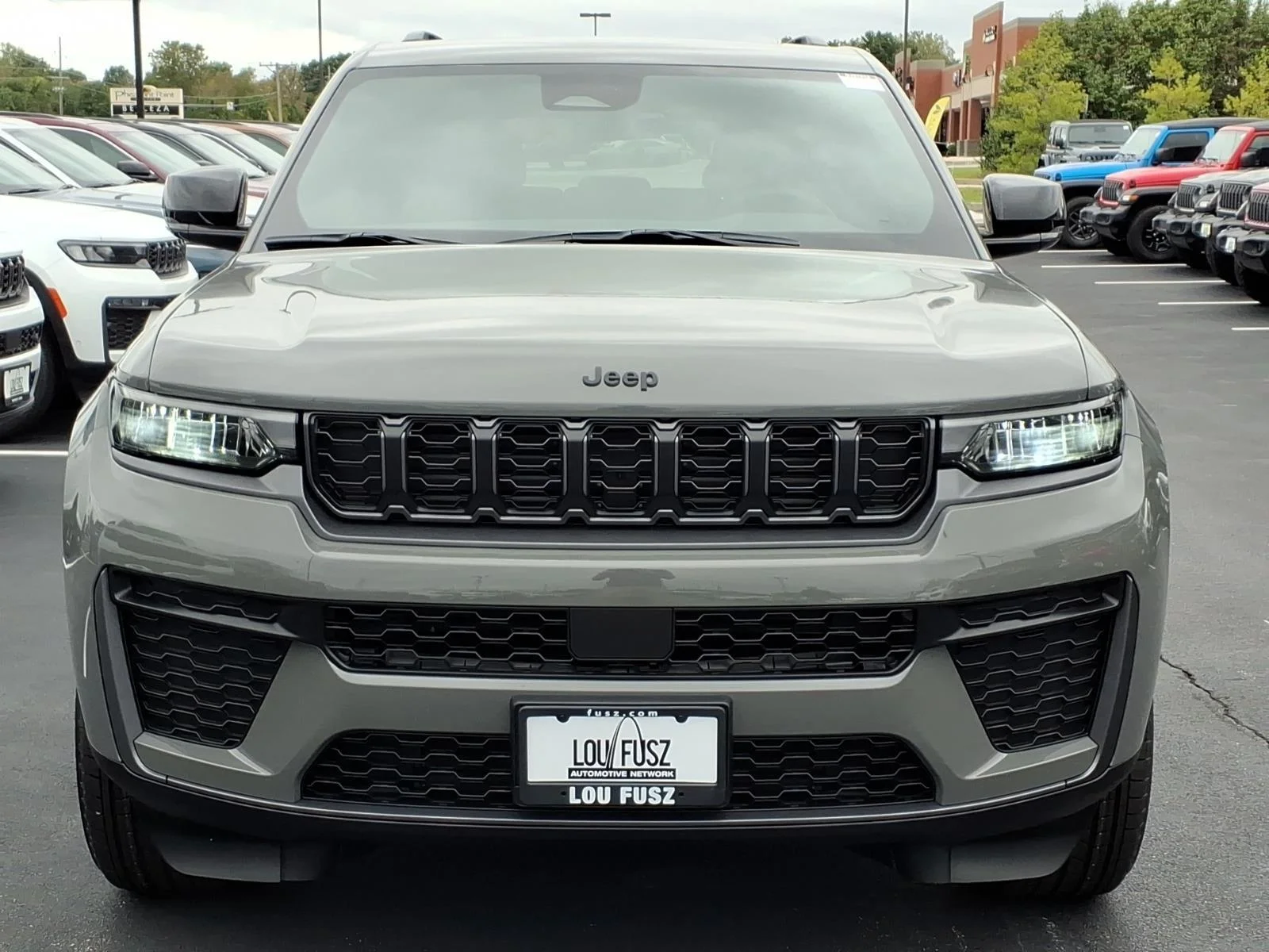 New 2027 Sting-Gray Clearcoat Jeep Laredo Altitude image 21