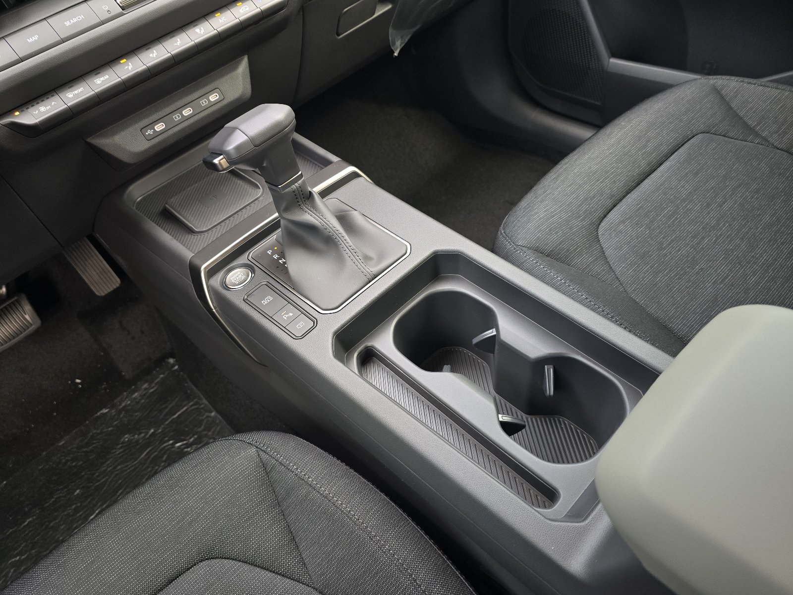New 2027 Ivory Silver Kia S image 9