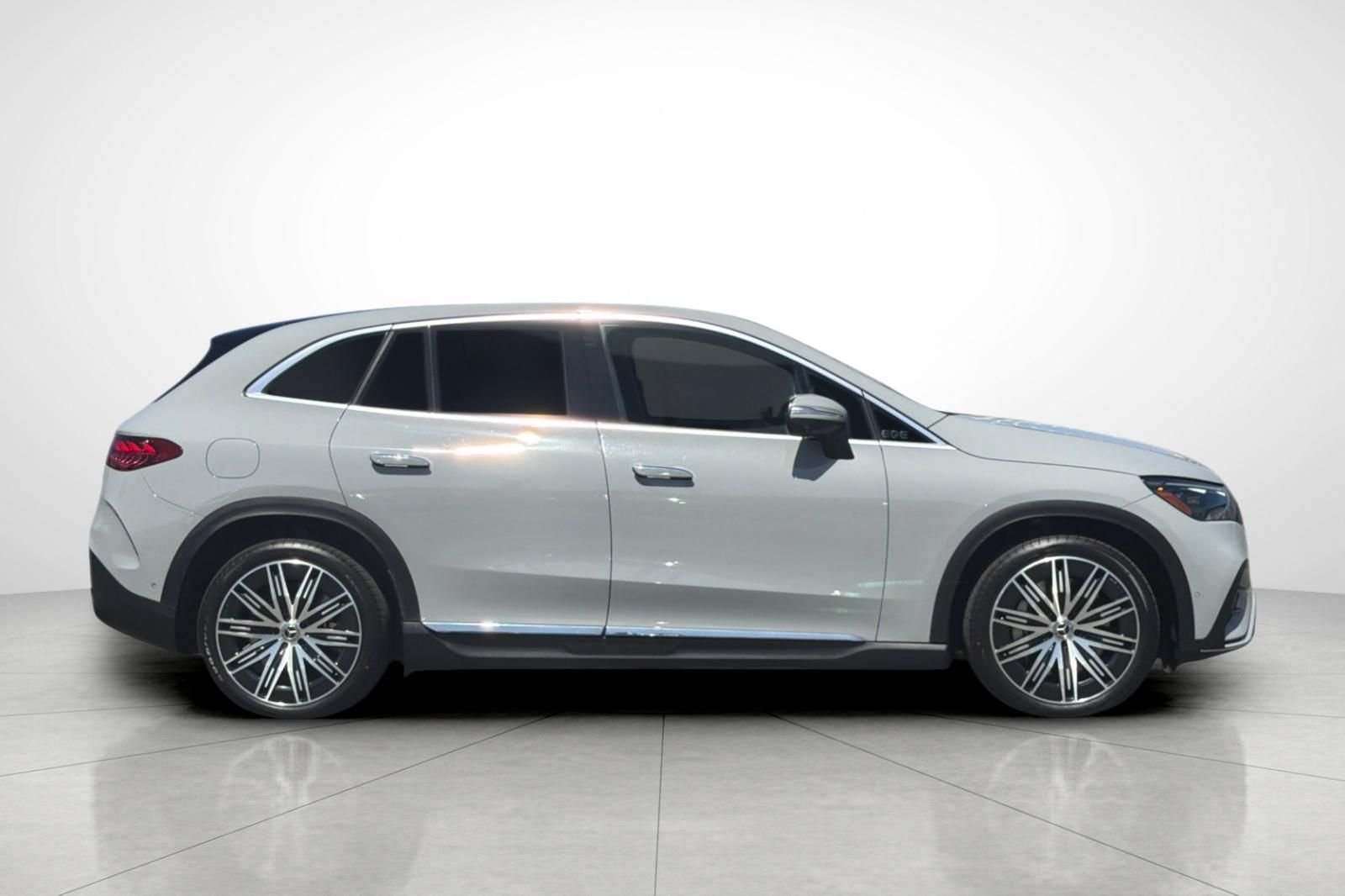 Certified Used 2023 Gray Mercedes-Benz 500 SUV image 34