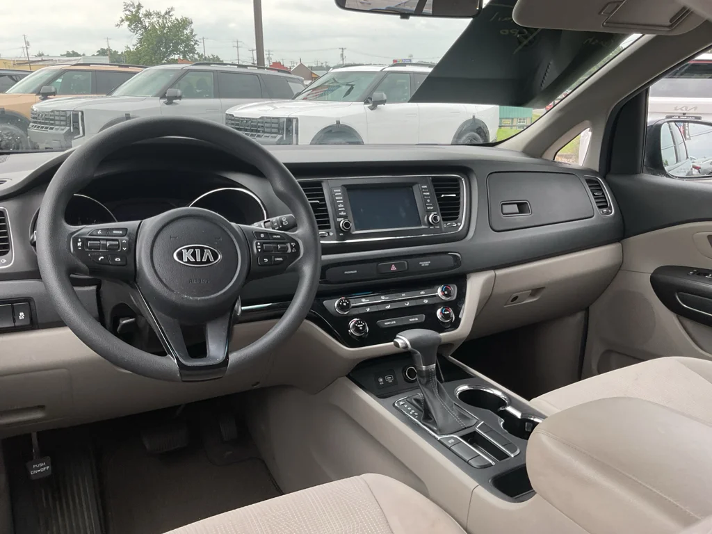 Used 2021 Celestial Blue Kia LX image 17