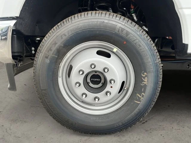 2025 Ford F-350 Super Duty Chassis Cab XL - Photo 14