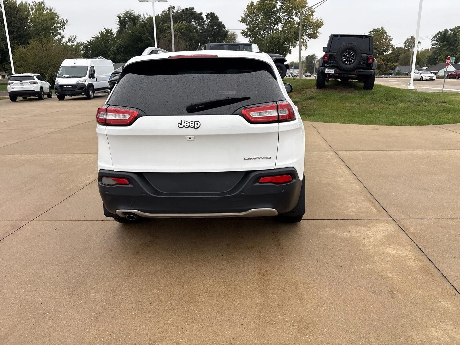 Used 2017 Bright White Clearcoat Jeep Limited image 6