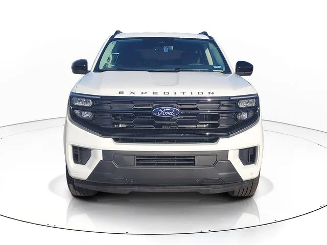 New 2026 Oxford White Ford Active image 2