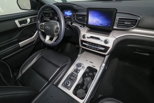 Used 2023 Black Ford XLT image 18