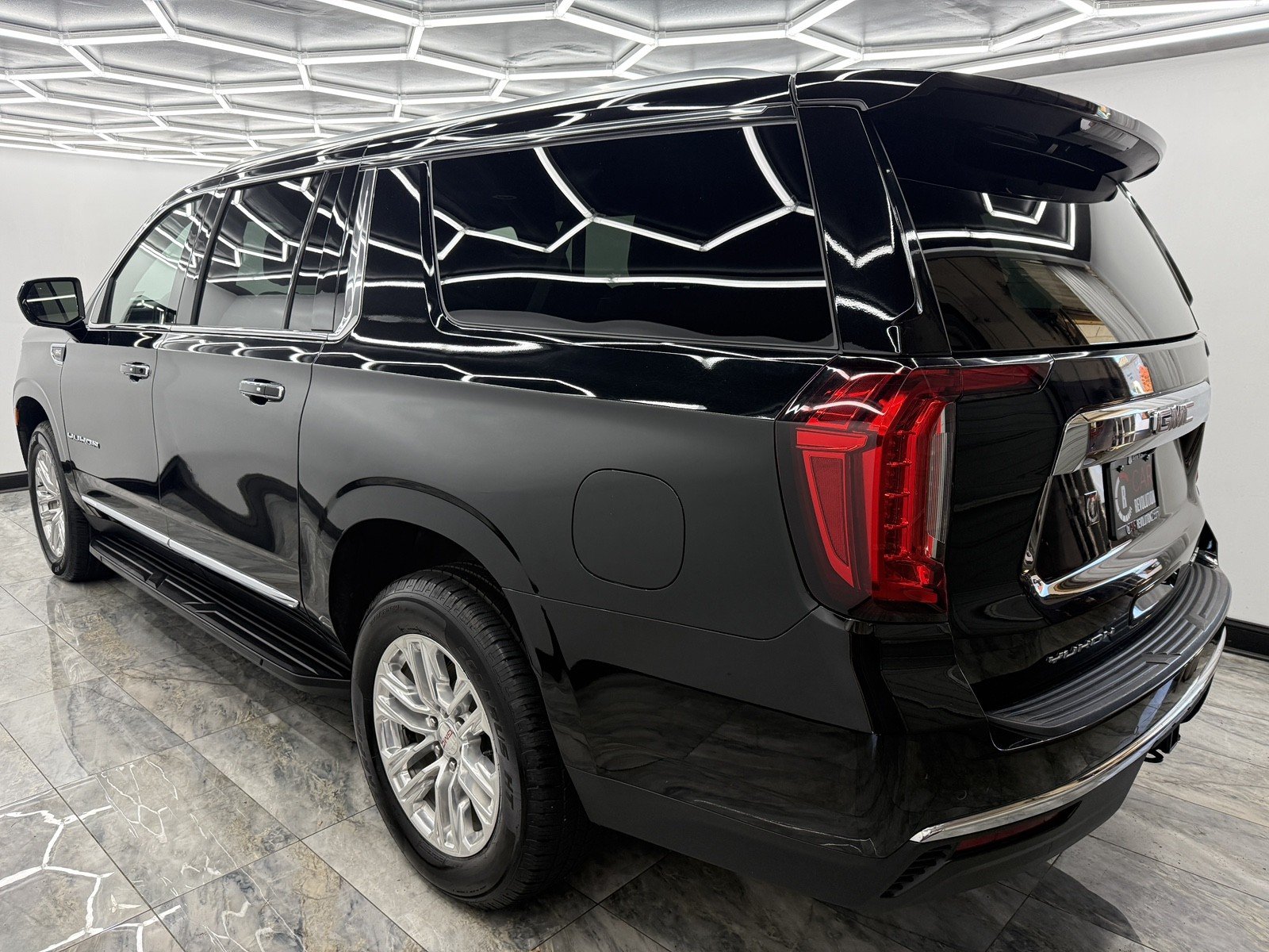 2024 Gmc Yukon XL SLT photo 4