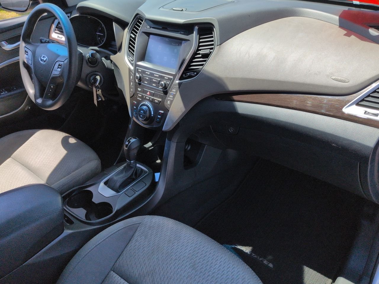Used 2018 Gray Hyundai SE image 31