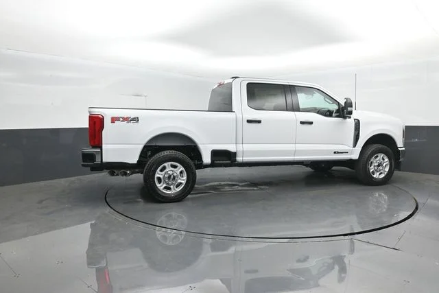 New 2026 Oxford White Ford F-350® XLT image 8