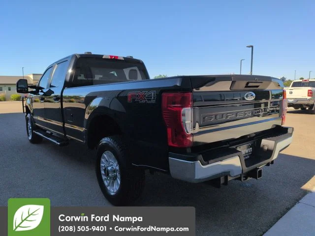 Used 2022 Black Metallic Ford  image 5